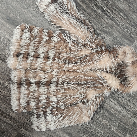 Silver fox fur jacket - Picture 10 of 10